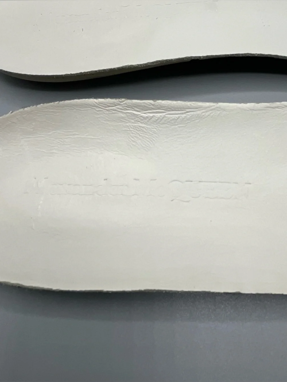 Alexander McQueen Oversized Sneakers White Black Heel Tab EU 39.5 US 9.5 Leather - Picture 12 of 14